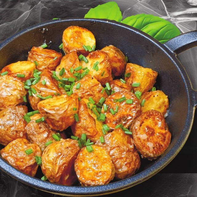 Жареный картофель с брынзой и зеленью (7) (Копировать)